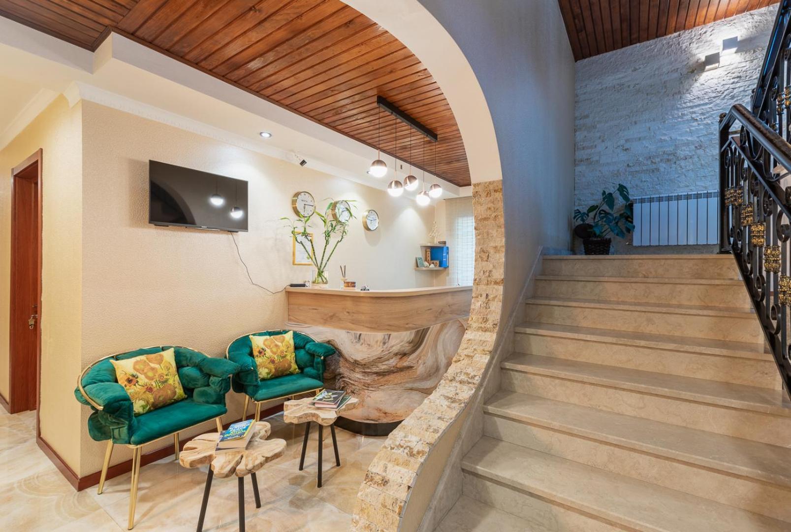 Hotel Gold Tower Μέστια Εξωτερικό φωτογραφία