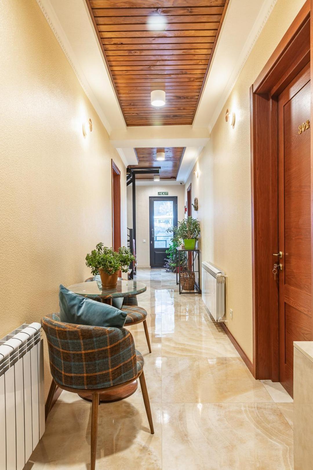 Hotel Gold Tower Μέστια Εξωτερικό φωτογραφία
