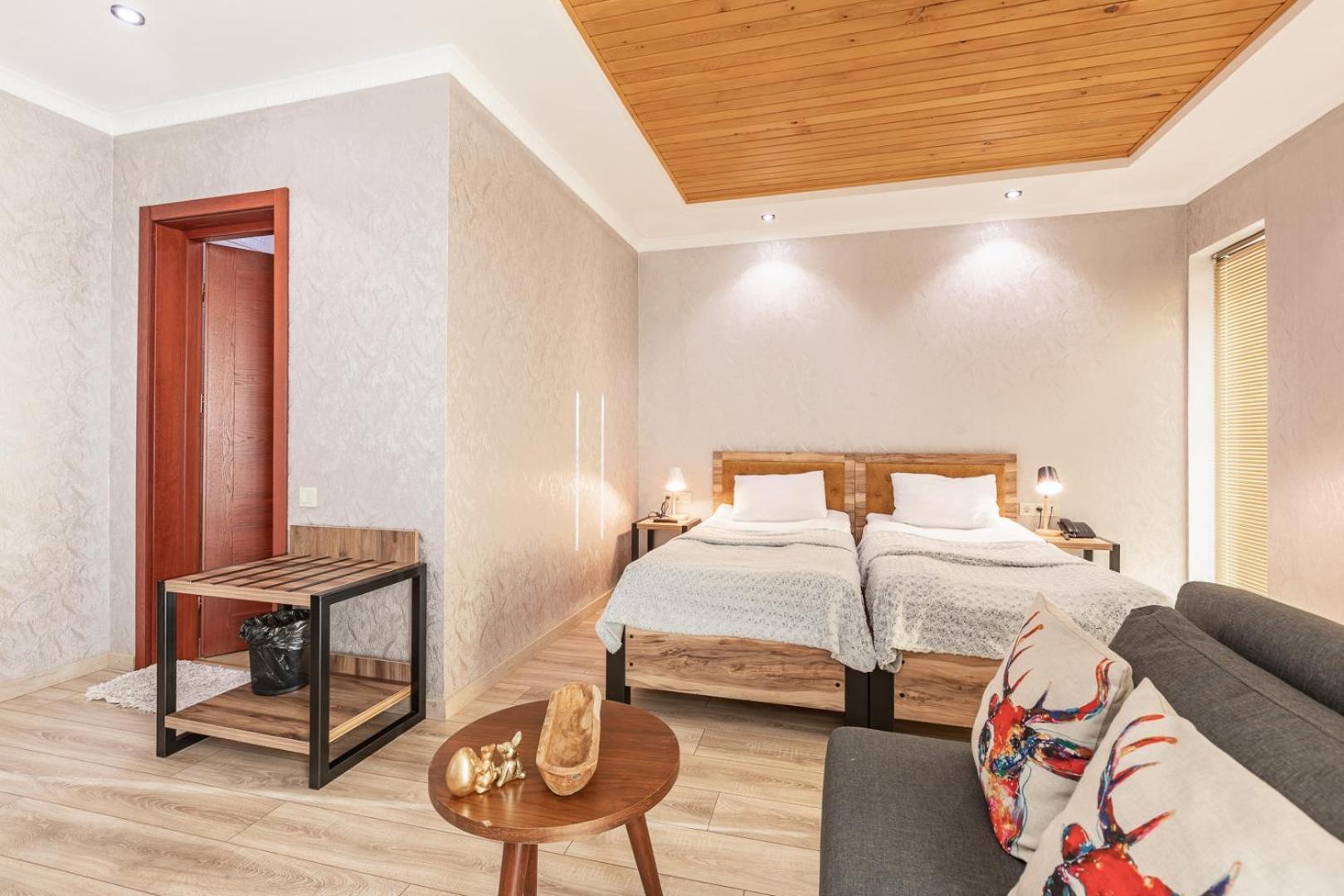 Hotel Gold Tower Μέστια Εξωτερικό φωτογραφία